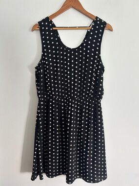 DR2 Black & White Mini Polka Dots